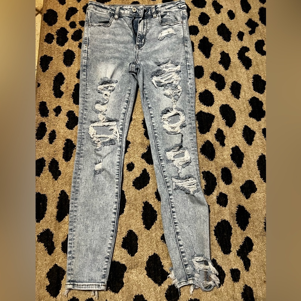 American Eagle Distressed skinny jeans